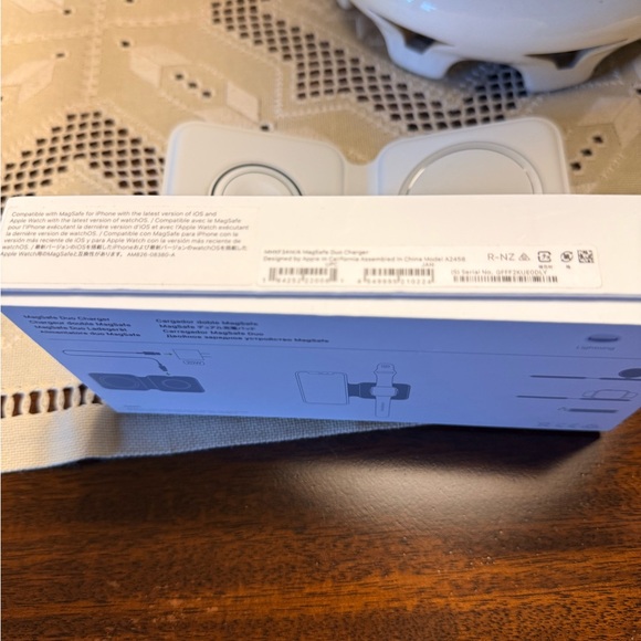 Apple MagSafe Duo Charger. Authentic Apple product. Like New condition. White - Picture 11 of 16